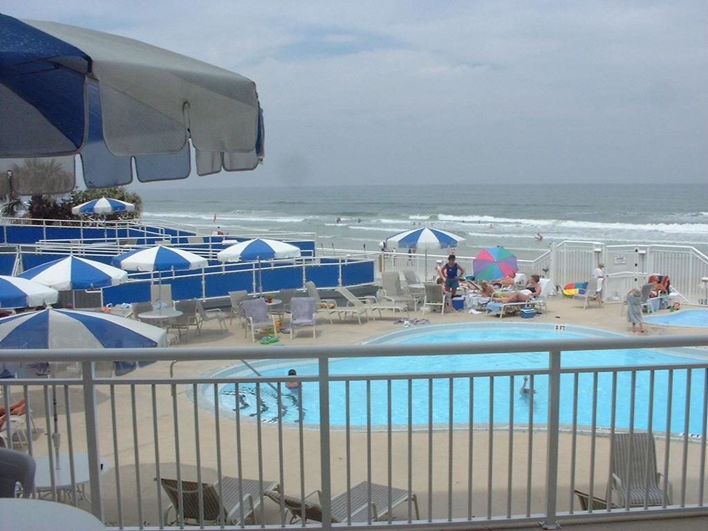 Fantasy Island - Daytona Beach Shores Aparthotel Exteriör bild
