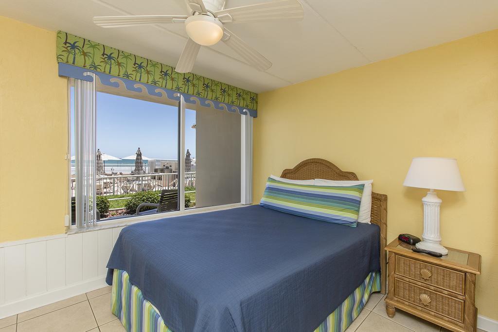 Fantasy Island - Daytona Beach Shores Aparthotel Exteriör bild